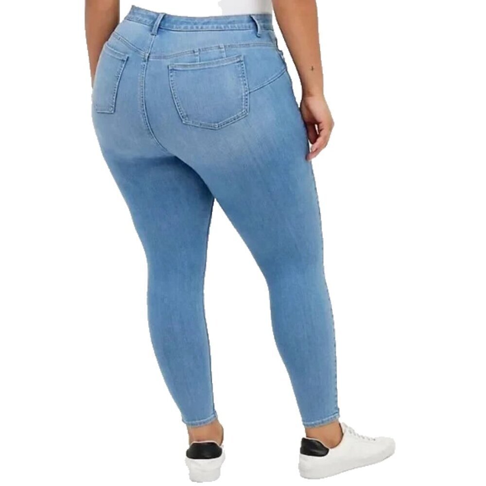 Torrid Bombshell Skinny Womens Plus 24R Jeans Light Wash High Rise Distressed - Picture 2 of 10